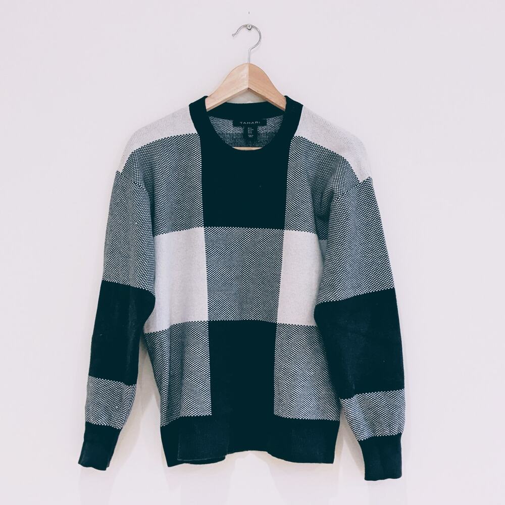 Tahari Green & Cream/White Checkered Plaid Sweater Size Medium Crew Neck